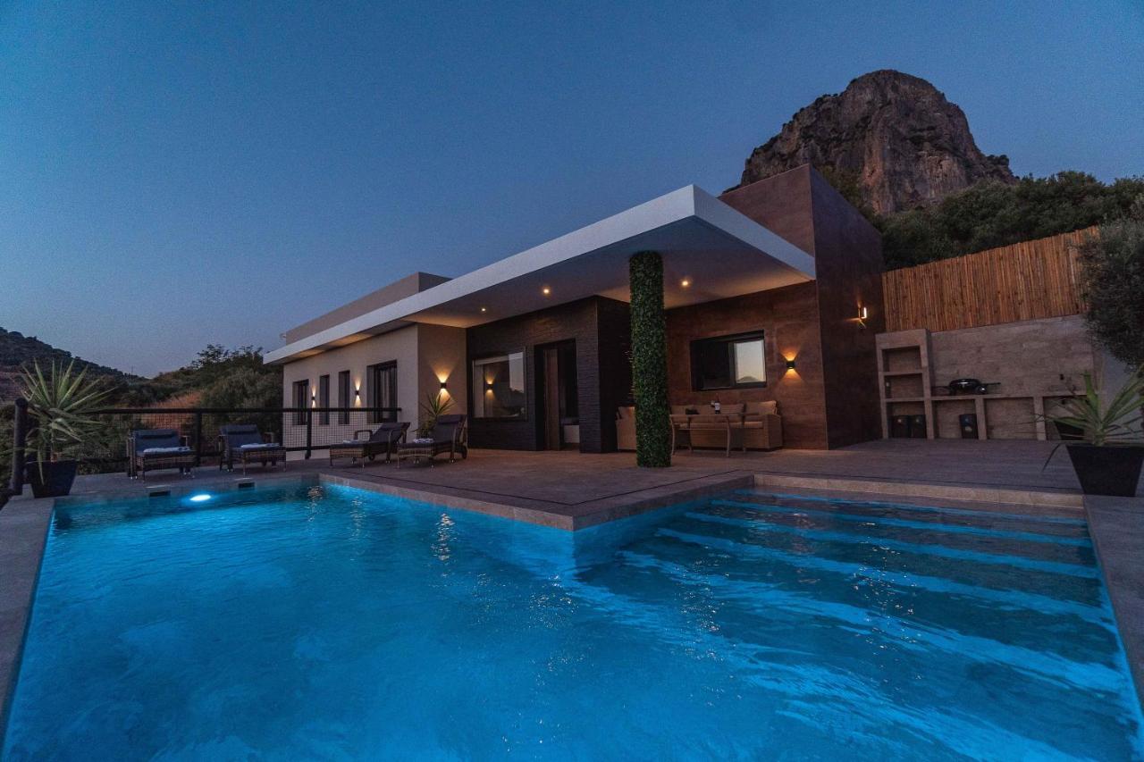 Villa Fahrenheit เอลกัสตอร์ ภายนอก รูปภาพ