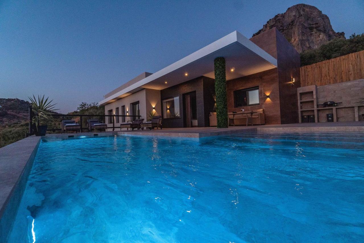 Villa Fahrenheit เอลกัสตอร์ ภายนอก รูปภาพ