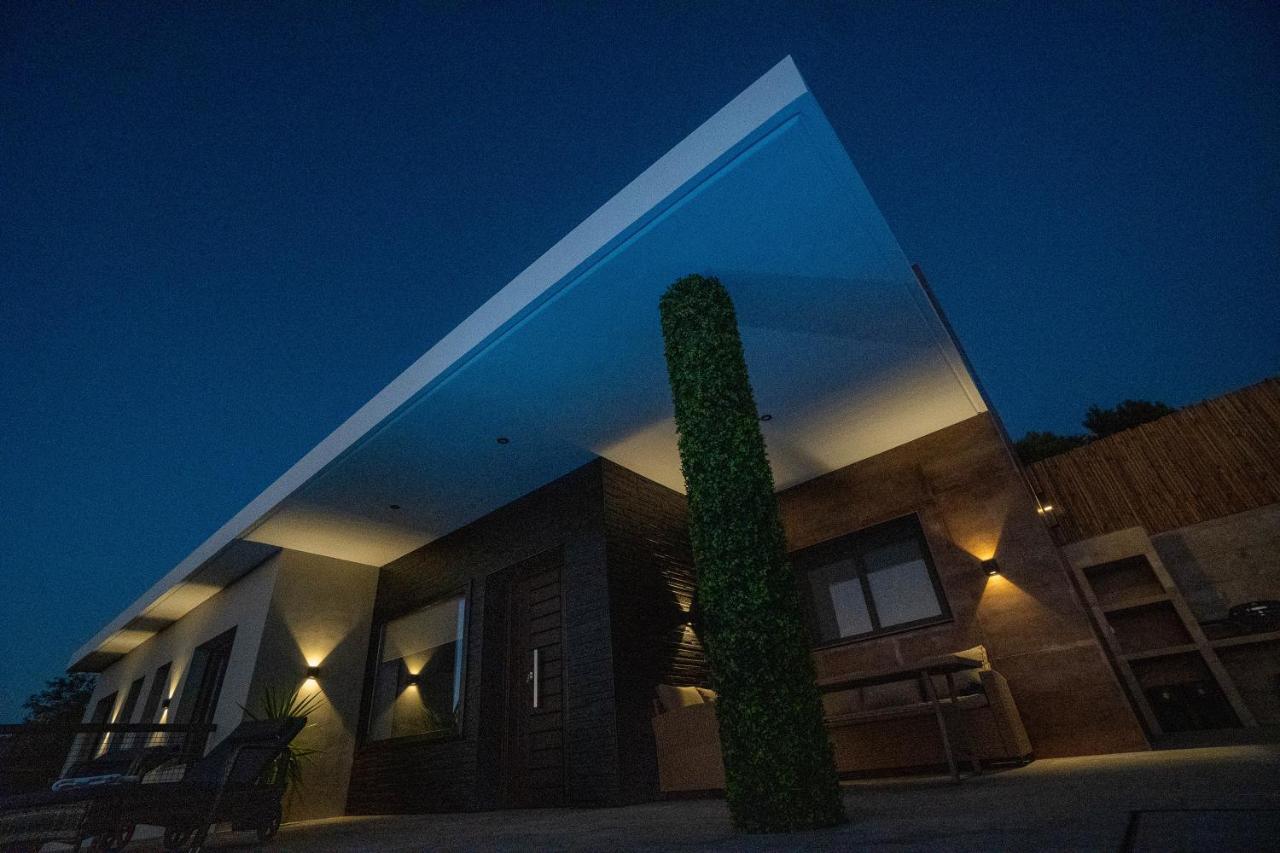 Villa Fahrenheit เอลกัสตอร์ ภายนอก รูปภาพ